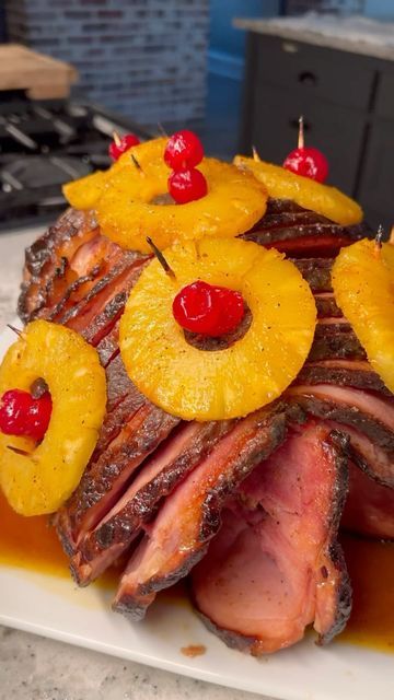 britscookin’ on Instagram: "Honey Glazed Ham 🍯 #ham #honeyham #honeybakedham #southerncuisine #thanksgiving #turkey #macandcheese #greenbeans" Honey Roasted Ham, Thanksgiving Ham Glaze, Ham Thanksgiving Dinner, Ham For Thanksgiving, Christmas Ham Glaze, Ham Thanksgiving, Honey Ham Recipe, Thanksgiving Ham Recipes, Pineapple Glaze For Ham