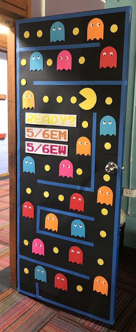 Pac-Man themed door display Gaming Door Decorations, Technology Decorations Ideas, Pac Man Trunk Or Treat Ideas, Pac Man Decorations, Male Teacher Classroom Decor, Bangs Balayage, Ar Points, Monopoly Theme, Teacher Appreciation Doors