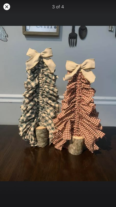 Rag Christmas Tree Diy, Rag Christmas Tree, Christmas Crafts Easy, Tree Garland Ideas, Christmas Tree Garland Ideas, Christmas Fabric Crafts, Vintage Christmas Crafts, Garland Ideas, Fabric Christmas Trees