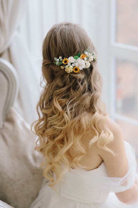 Sunflower headpiece wedding Sunflower bridal hair piece | Etsy Sunflower Hair Piece, Sunflower Headpiece, Sunflower Hair Clip, Rust Wedding, Sunflower Hair, Amanda Jones, Bridal Sunflowers, Fake Wedding, Hair Comb Bridal