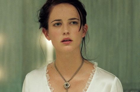 Top 10 Eva Green Without Makeup | Styles At Life Vesper Lynd, Milady De Winter, 007 Casino Royale, Walburga Black, James D'arcy, Casino Dress, Green Birthday, Casino Royale Party, Casino Night Party