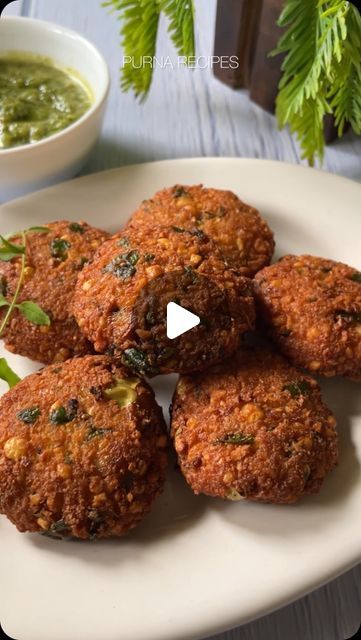 Dal Wada, Black Chana Recipe, Dal Vada Recipe, Chana Recipe, Black Pepper Oil, Chana Dal, Dal Recipe, Coriander Leaves, Green Chilli