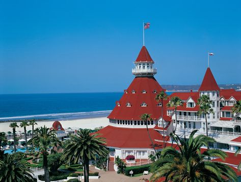 10 Reasons Why This Historic San Diego Hotel Is A Design Lover’s Dream - House & Home Hotel Del Coronado San Diego, Coronado San Diego, San Diego Hotels, Hotel Del Coronado, Victorian Buildings, Hospital Interior Design, San Juan Capistrano, Western World, Island Resort