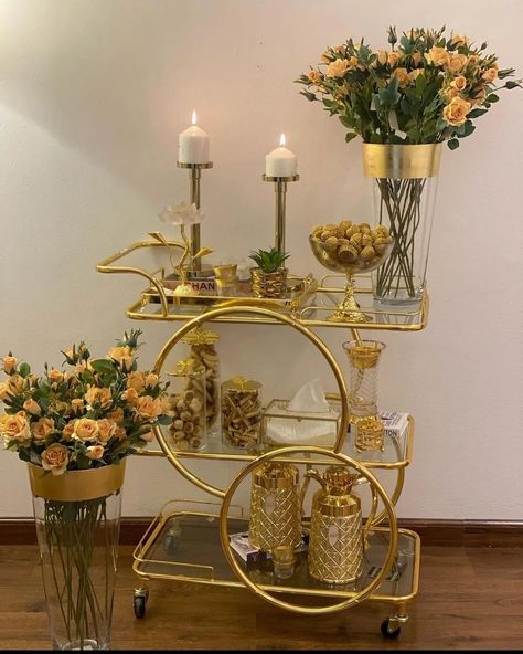 Glam Livingroom, Bridal Shop Decor, Food Display Table, Arabian Decor, Glam Living Room Decor, Crockery Design, Coffee Bar Design, Gold Bar Cart, Ramadan Kareem Decoration