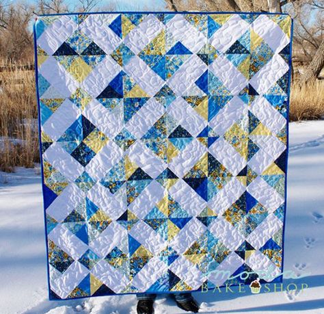 Crystal Charm Summer Breeze Quilt Simple Quilting Designs, Summer Breeze Quilt, Simple Quilting, Layer Cake Quilt, Charm Pack Quilt Patterns, Layer Cake Quilt Patterns, Charm Pack Quilt, Cake Quilt, Layer Cake Quilts