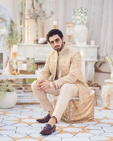 Stylish Photoshoot, Alizeh Shah, Garba Outfit, Man Dress Design, Nikah Outfit, Stylish Men Wear, Groom Dress Men, Nikah Dress, Fashion Models Men