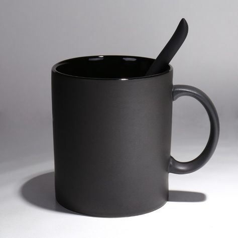 Black porcelain mug with dark color, enjoy it and have a good day. Morning Drinks, Steaming Cup, White Cups, Cute Cups, Black Coffee Mug, Black Mug, Porcelain Mugs, Black Coffee, Novelty Gifts