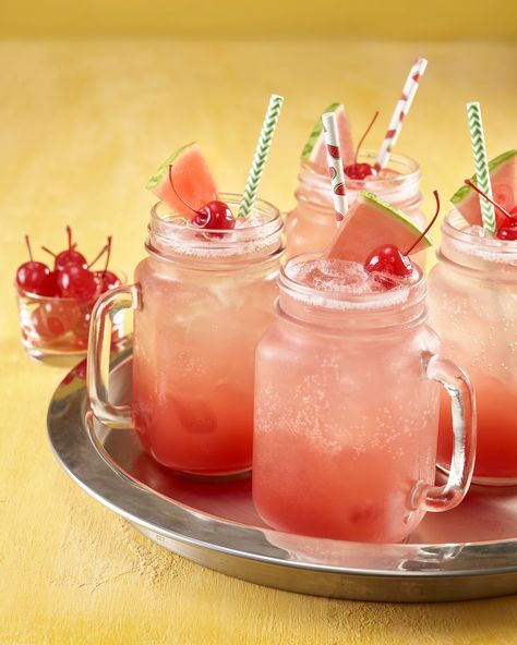 Watermelon Shirley Temple - Watermelon Board Watermelon Sherbet Recipe, Shirley Temples, Shirley Temple Drink, Movie Night Snacks, Drink Recipes Nonalcoholic, Iced Tea Recipes, Fruity Drinks, Fancy Drinks, Watermelon Recipes