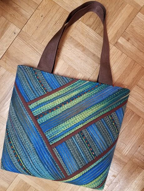 Handwoven Bags Weaving, Inkle Weaving Patterns, Art Yarn Weaving, Inkle Weaving, Weaving Loom Projects, Handwoven Bag, Rigid Heddle Weaving, Diy Textiles, Inkle Loom