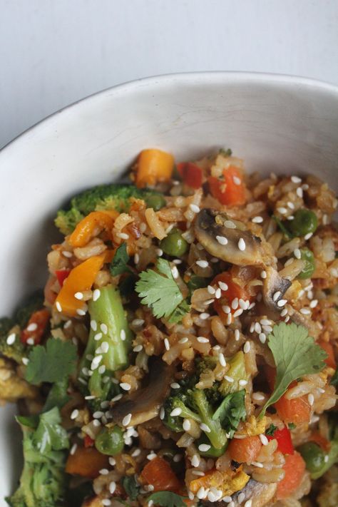 Homemade Veggie Stir Fry Plant Based Stir Fry, Shrimp Tofu, Protein Rice, Broccoli Chicken, Veggie Stir Fry, End Of The Week, Cauliflower Rice, Stir Fry, Quinoa