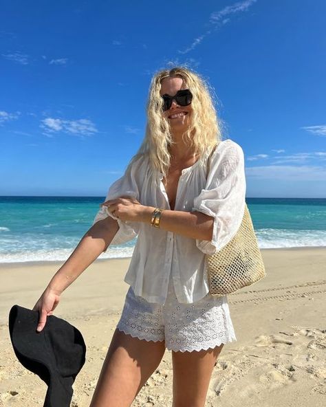 Beach In Mexico, Beach Blouse, Eyelet Shorts, Image Description, Blouse Short Sleeve, Button Down Blouse, White Blouse, Quarter Sleeve, Carousel