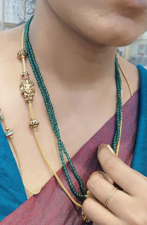 Thali Kodi, Thali Chain, Pretty Gold Necklaces, Ruby Jewelry Necklaces, Temple Jewellery Earrings, Boat Neck Blouse Design, Rangoli Side Designs, Gold Bead Earrings, Gold Jewels Design