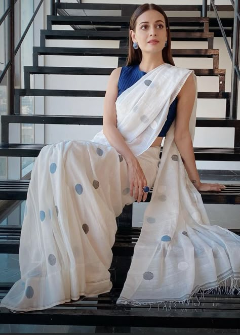 Dia Mirza डिजाइनर कपड़े, Formal Saree, Cotton Saree Blouse Designs, Dia Mirza, Simple Saree Designs, Cotton Saree Blouse, Cotton Saree Designs, Saree Poses, Indian Saree Blouses Designs