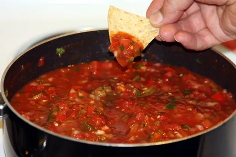 Southwest-Style Picante Sauce Recipe (Not Too Spicy!) - Delishably Gold Star Chili Recipe, Picante Sauce Recipe, Picante Sauce, Homemade Sauce Recipes, Healthy Dips, Trending Recipes, Chili Recipe, Homemade Sauce, Tomato Recipes