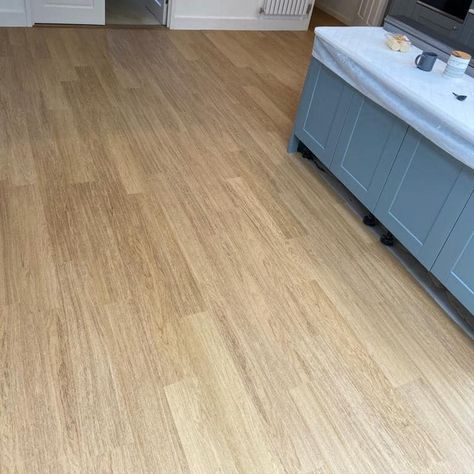 Karndean Knight Tile Luxury vinyl tile colour KP151 Natural Studio Oak Karndean Knight Tile, Vinyl Tiles, Luxury Vinyl Tile, Vinyl Tile, Color Tile, Luxury Vinyl, Home Inspo, Kitchen Ideas, Tile