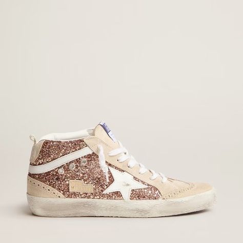 Golden Goose Superstar Platinum glitter and Beige suede sneaker Golden Goose Glitter, White And Gold Sneakers, Golden Goose Sky Star, Golden Goose Gold Glitter, Unique Golden Goose, Golden Goose Gold Star, Gold Sneakers, Glitter Sneakers, White Sneakers Women