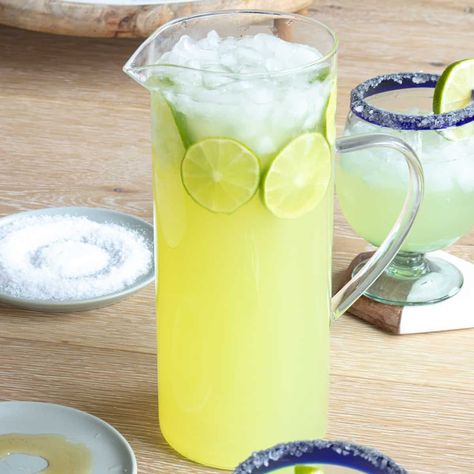 Margarita Recipes Large Batch, Party Margarita Recipe, Pitcher Of Margaritas Recipe, Big Batch Margarita Recipe, Batch Margarita Recipe, Gallon Margarita Recipe, Large Batch Margarita Recipe, Margaritas For A Crowd, Pitcher Margaritas