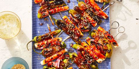 Tteokbokki Skewers Will Be the Appetizer of the Summer Sandwich Pinwheels, Picnic Sandwiches, Gochujang Sauce, Pastry School, Pinwheel Recipes, Skewers Grill, Skewer Recipes, Korean Street Food, Summer Recipes Dinner