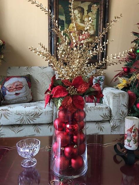 Opulent Ornaments, Appetizers Christmas, Christmas Decorations Centerpiece, Pretty Christmas Decorations, Tafel Decor, Christmas Candle Decorations, Wreaths Christmas, Christmas Centerpieces Diy, Easy Christmas Decorations