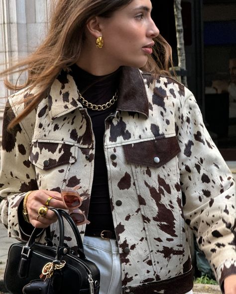 could not resist animal print trend 🐄 Cow Jacket Outfit, Cow Print Fashion, Print Jacket Outfit, Cow Jacket, Cow Outfits, Feed Ig, Fall 24, Copenhagen Style, Fall Fits