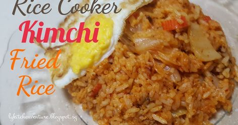 This is another one-pot rice cooker meals that I just tried out and my hubby gave it thumbs up! Yeah!!  If you have never ever imagi... Rice Cooker Meals, Kimchi Rice, Rice Cooker Recipes, Kimchi Fried Rice, Pork Bacon, Korean Recipes, Cooked Food, My Hubby, Cooking Class