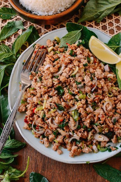 Pork Larb, Larb Recipe, Lao Recipes, Lao Food, The Woks Of Life, Woks Of Life, Thai Salad, Wok Of Life, Laos Food