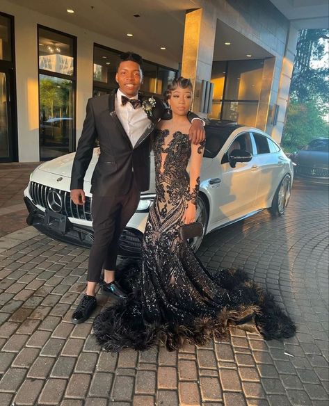 Follow me for more !! Black Prom Dress Black Couple, Prom Dress Black Couple, Prom Dresses Black Couples, Black Couple Prom, Couples Prom Outfits, Couple Prom Pictures, Senior Events, Prom 2k23, Prom 2k24