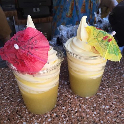 Pin for Later: Dole Whip: the Frozen Dessert That's 100x Better Than Soft Serve Dole Whip Pineapple Float Pineapple juice plus Dole Whip = the best $5 ever spent. Dole Whip Disney, Pineapple Float, Fruit Calories, Dole Recipes, Pineapple Soft Serve, Pineapple Images, Italian Ice, Dole Whip, Frozen Pineapple