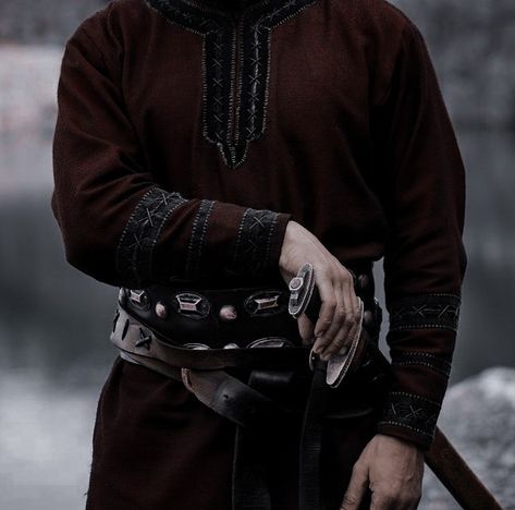 Medieval Guard Aesthetic, Jacaerys Velaryon, Prince Clothes, Half Blood Prince, Medieval Aesthetic, Aesthetic House, Targaryen Aesthetic, The Last Kingdom, House Targaryen