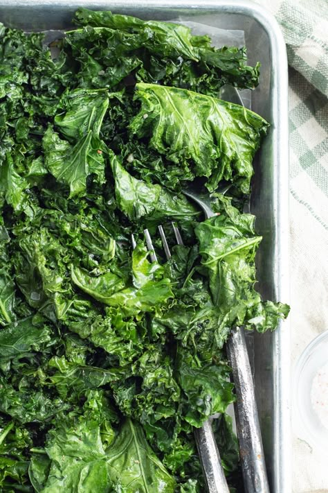 Roasted Kale Recipes, Kale Side Dish, Accordion Potato, Supper Sides, Roasted Kale, 40 Aprons, Hibachi Chicken, Mornay Sauce, Kale Recipe