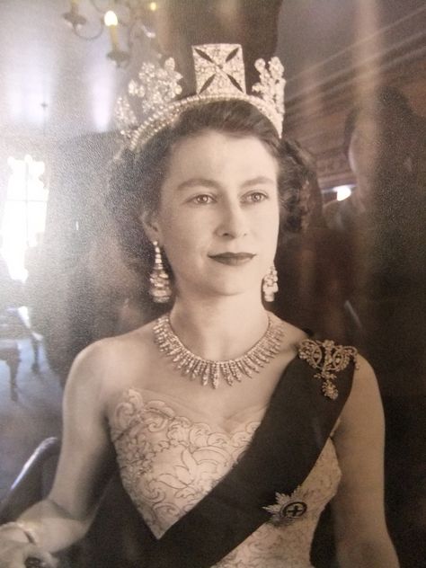 Queen Elizabeth Ratu Elizabeth, Princ Harry, Young Queen Elizabeth, Reine Elizabeth Ii, Reine Elizabeth, Elisabeth Ii, Isabel Ii, Queen Of England, Her Majesty The Queen