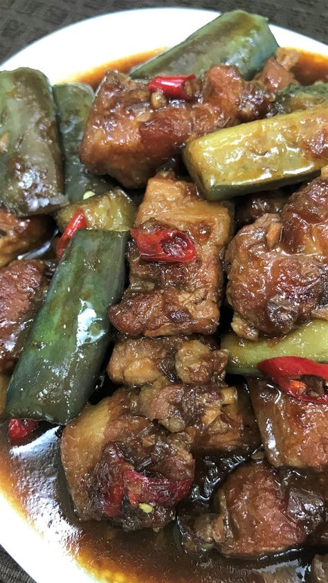 Binagoongan With Eggplant, Pork Eggplant Recipe, Talong Recipe, Pork Binagoongan, Filipino Vegetable Recipes, Pilipino Food Recipe, Filipino Pork Recipes, Pork Crockpot, Pork Stew Recipes