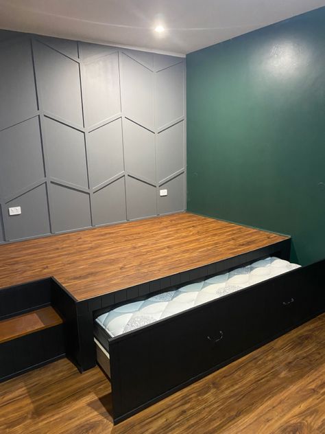 Pull out draw bed. Fantastic for small spaces! Pull Out Bed Ideas Space Saving, Cloakroom Wardrobe, Bed For Small Room, Pull Down Bed, Guess Bedroom, Wardrobe Build, Guess Room, Diy Wood Desk, Creative Beds