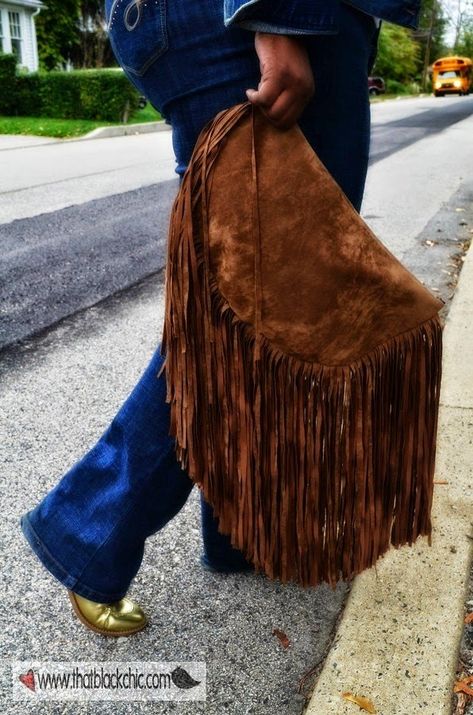 Anthropologie Diy, Diy Fringe, Diy Interior Design, Clutch Tutorial, Leather Fringe Purse, How To Make Leather, Fringe Clutch, Handbag Sewing Patterns, Fringe Handbags