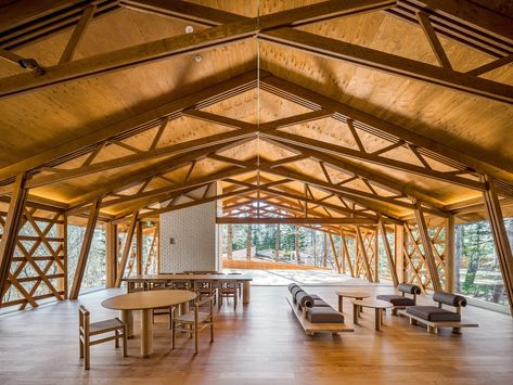 Gallery of What is Low-Tech Architecture: Comparing Shigeru Ban and Yasmeen Lari's Approaches - 3 Timber Frame Architecture, Wooden Roof, Shigeru Ban, Nagano Japan, Wooden Architecture, Karuizawa, Wood Building, Roof Construction, Timber Beams