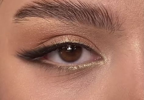 Goldish Makeup Look, Hooded Eye Gold Makeup, Gold Simple Makeup Look, Simple Subtle Eye Makeup, Simple Gold And Brown Eye Makeup, Brown Eyes Gold Makeup, Simple Golden Makeup, Simple Prom Makeup Hooded Eyes, Gold Simple Eye Makeup