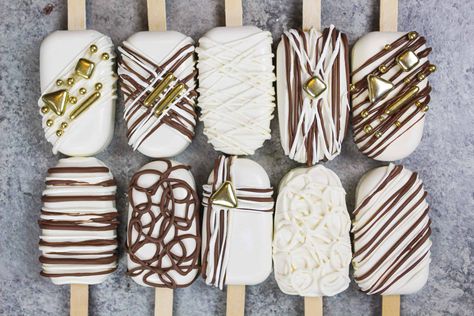 image of cakesicles decorated with white and dark chocolate drizzles and pretty gold sprinkles White Chocolate Mousse Cake, Cake Popsicles, Moist White Cake, Chocolate Mousse Cake Recipe, Red Birthday Cakes, Mousse Cake Recipe, How To Temper Chocolate, White Chocolate Buttercream, Gold Sprinkles