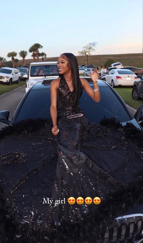 Prom Pictures Black, Black Prom Looks, Black Prom Dresses Black Women, Hood Prom, Middle School Prom Dresses, Prom Black People, Hoco Dresses Black Women, 8th Grade Prom Dresses, Homecoming Dresses Black Women