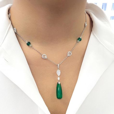 Christie's Exceptional clarity displayed in this #emerald drop of 15.20 cts with… Diamond Necklace Designs, Elements Of Style, Classy Jewelry, Fancy Jewellery, Jewelry Design Necklace, Jade Jewelry, Deco Jewelry, Fabulous Jewelry, Emerald Jewelry