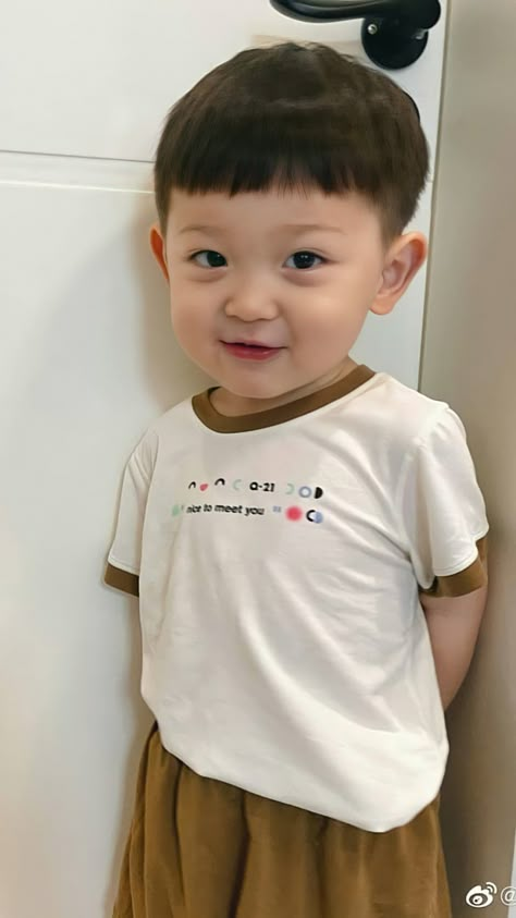 Baby Haircut Boy 1 Year, Korean Baby Boy Haircut, Asian Toddler Boy Haircut, Baby Haircut Boy, Kids Haircut For Boys, Asian Baby Boy, Baby Boy Haircut, Toddler Haircut, Baby Boy Hunting