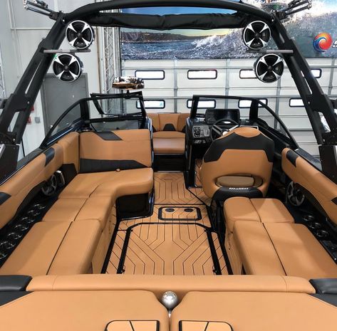 TanksFilled on Instagram: “Malibu Wakesetter 23LSV Interior #tanksfilled @carsonrussel” Malibu Wakesetter, Malibu Boats Wakeboarding, Bowrider Boats, Malibu Boats, Boat Upholstery, Wakeboard Boats, Boat Interior Design, Boat Restoration, Ski Boats