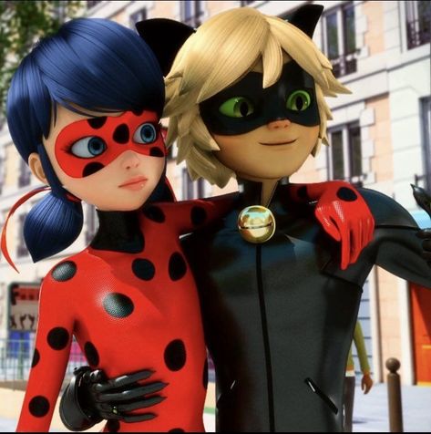 Cat Noir Costume, Starco Comic, Ladybug Und Cat Noir, Ladybugs Movie, Catnoir And Ladybug, Marinette Et Adrien, Adrian And Marinette, Ladybug Costume, Ladybug And Cat Noir