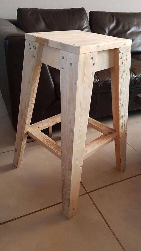 Best Woodworking Plans For Beginners Easy  Step By Step Wooden Pallet Crafts, Diy Wood Plans, Diy Sofa Table, Diy Patio Furniture Cheap, Diy Wooden Projects, Wooden Stool, Wood Shop Projects, Wooden Projects, Diy Wood Projects Furniture