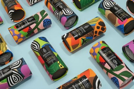 Pattern in Branding, Packaging and Graphic Design - InDesignSkills Cylindrical Packaging, Chocolate Package, Chocolate Packaging Design, Graphic Design Packaging, Wacom Intuos, Chocolate Packaging, Coffee Packaging, Package Design, School Design