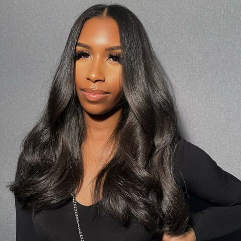 Dominican Blowout On Natural Hair, Dominican Blowout, Hair Muse, Quick Weave Hairstyles, Hairstyle Inspo, Flat Iron Hair Styles, Blow Out, Silk Press, Chic Hairstyles