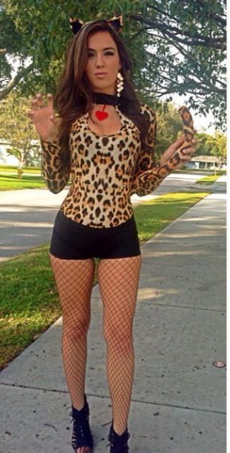 Cheetah Halloween outfit Cheetah Women Costume, Cute Cheetah Halloween Costumes, Hot Cheetah Costume, Cheetah Halloween Costume College, Holloween Costume Cheetah, Cheetah Halloween, Halloween Outfit, Halloween Outfits, Mini Skirts