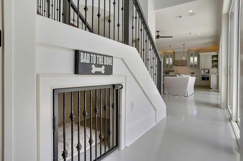 Under stair Dog Kennel (possible dog door to outside?) Space Under Stairs, Indoor Dog House, Diy Dog Crate, Dog Spaces, Escalier Design, Pet Spaces, Dog House Diy, Dog Gate, Dog Rooms