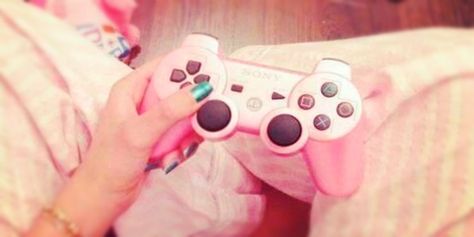 Si tuviste un PlayStation One, entonces tu vida fue marcada para siempre por estos 10 inolvidables juegos. Playstation One, Tumblr Girly Aesthetic 2013, 2010s Aesthetic, 2010s Nostalgia, Pink Tumblr Aesthetic, Girls Tumbler, Pink Chocolate, Kehlani, Pink Girly Things