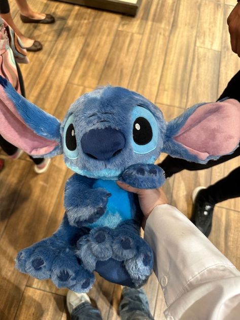 Sticht Plushie, Stitch Toy Aesthetic, Lilo And Stitch Teddy Bear, Disney Plushies Aesthetic, Stitch Plushie Aesthetic, Stuff Toys Aesthetic, Stitch Stuff Toy, Peluche Aesthetic, Stitch Plushies