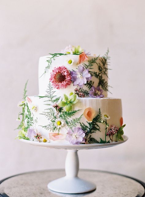 Bridal Shower Cake: Whimsical Wedding Dessert with Pressed Flowers Macaron Wedding, Wildflower Cake, Bridal Shower Checklist, Garden Party Bridal Shower, Bridal Shower Inspo, Garden Bridal Showers, Wildflower Baby Shower, Bridal Shower Cakes, Bloom Baby